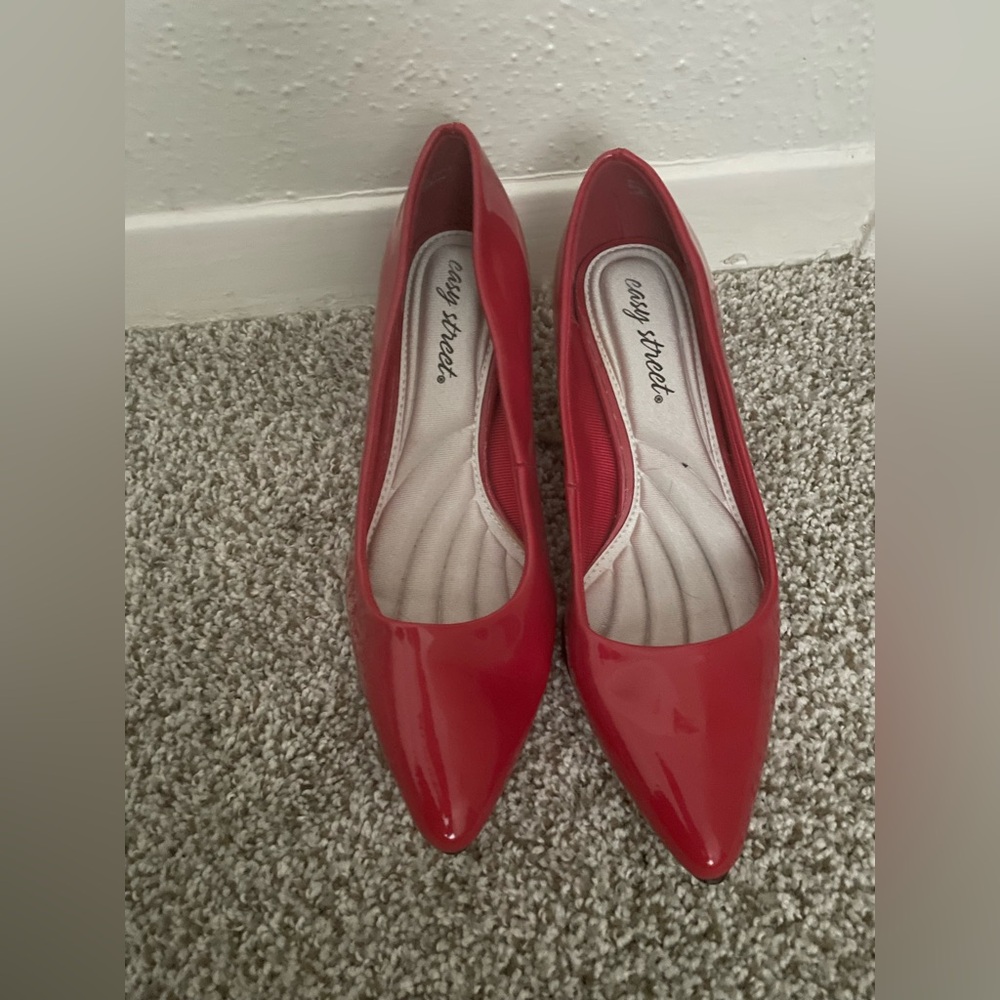 Easy Street Women's Classic Red Heels